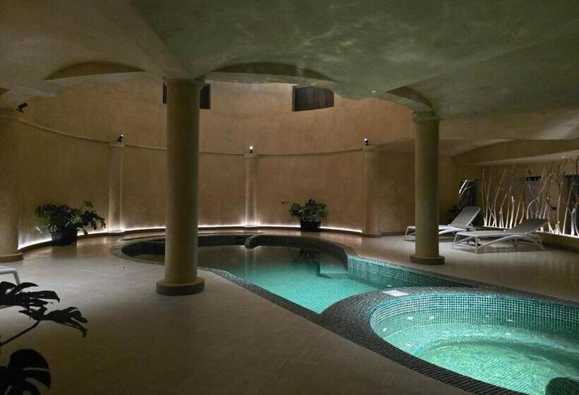 استراحتگاه The May Legend Catba