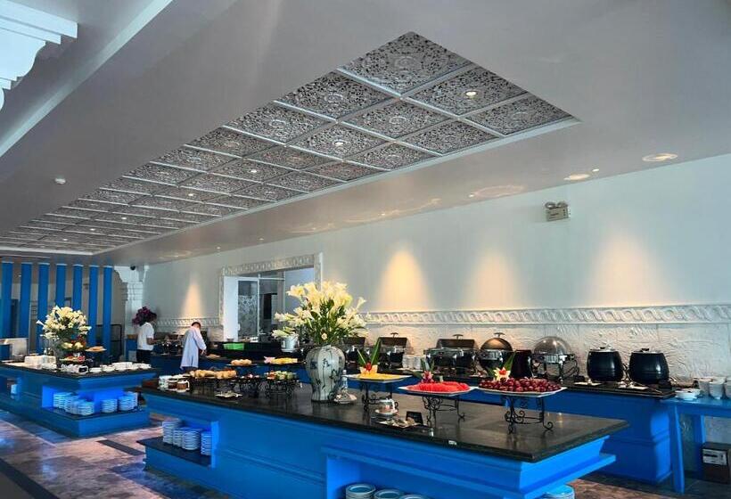 استراحتگاه The May Legend Catba