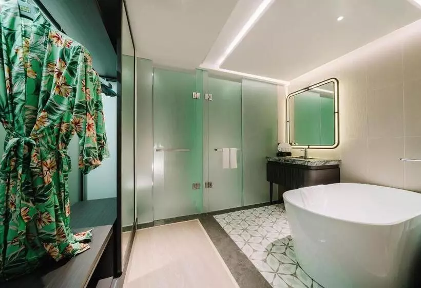 استراحتگاه The May Legend Catba