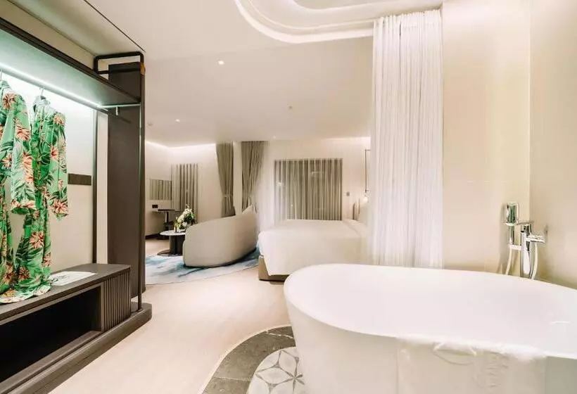 استراحتگاه The May Legend Catba