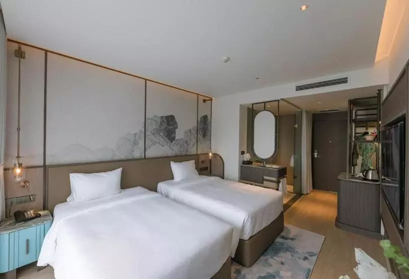 استراحتگاه The May Legend Catba