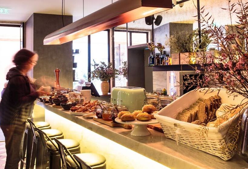 Dear Lisbon  Gallery House