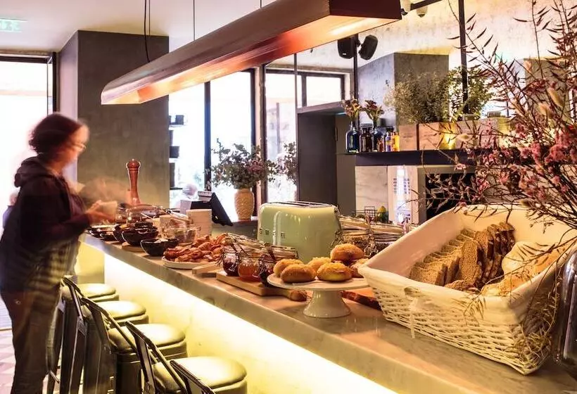 Dear Lisbon  Gallery House