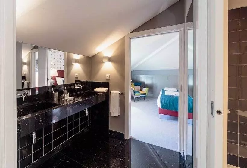 Dear Lisbon  Gallery House