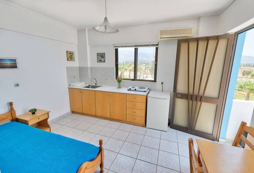 Отель Anthia Apartments