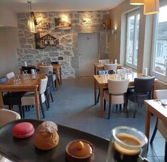 Auberge Du Vieux Lanas Logis Hotel Restaurant