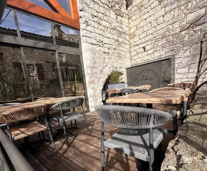 Auberge Du Vieux Lanas Logis Hotel Restaurant