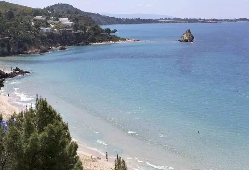 Hotelli Avra Private Suites