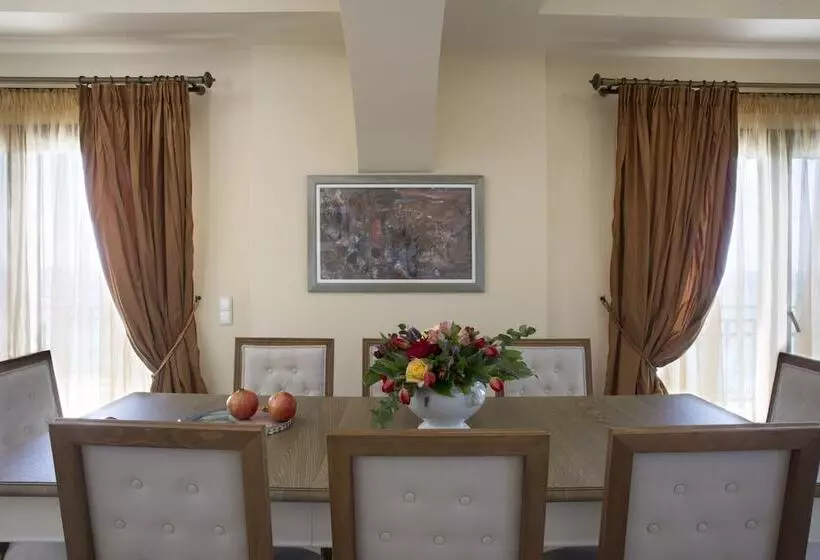 Hotelli Avra Private Suites