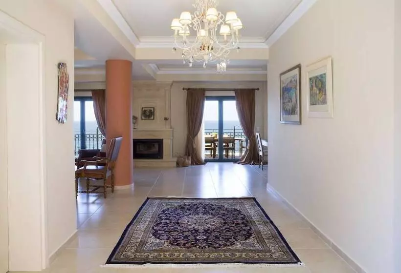 Hotelli Avra Private Suites