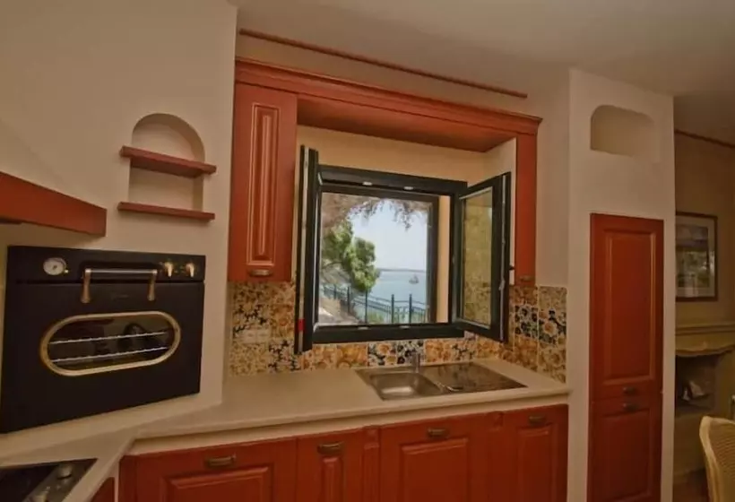 Hotelli Avra Private Suites