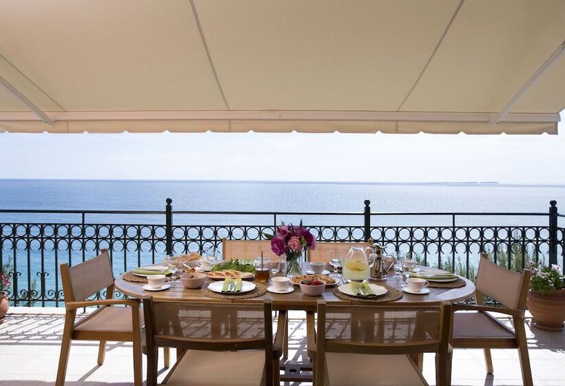 בית מלון כפרי Avra Private Suites