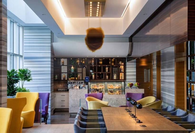 Отель Crowne Plaza Dubai Marina, An Ihg