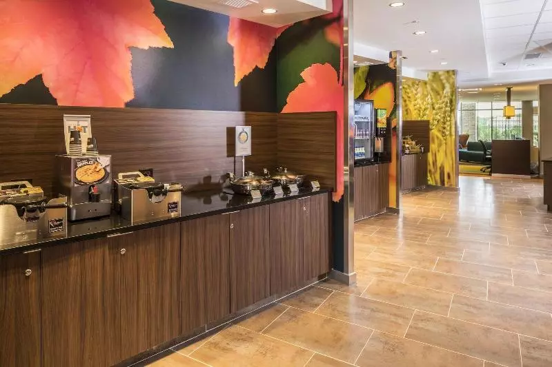 Hotelli Fairfield Inn & Suites By Marriott Pittsburgh North/mccandless Crossing