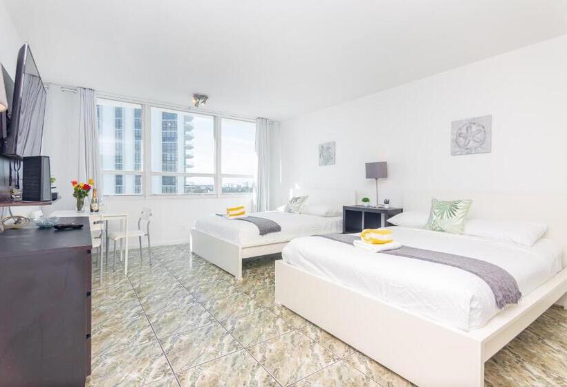 בית מלון כפרי Girasole Rentals Suites