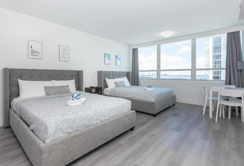 בית מלון כפרי Girasole Rentals Suites