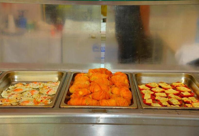 ホテル Golden Beach