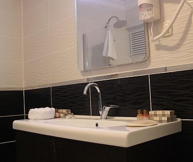 هتل Lena Central Flats