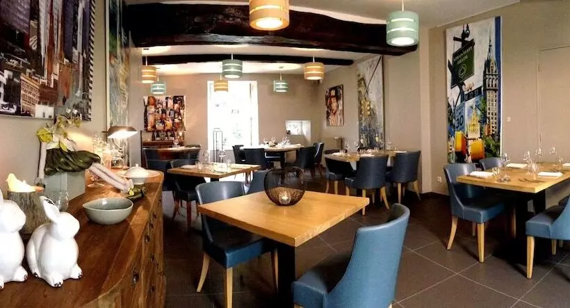 Hotelli Logis  Auberge De L Abbaye