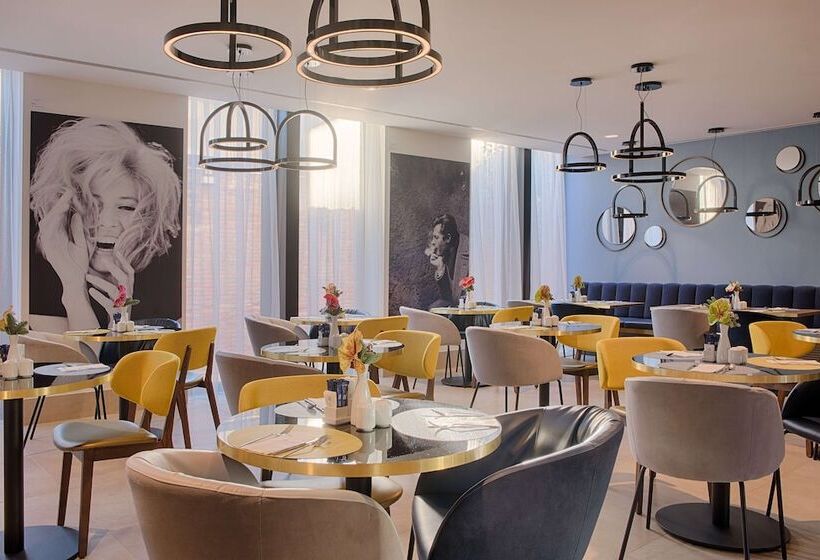 Avani Rio Novo Venice Hotel   Previously Nh Venezia Rio Novo