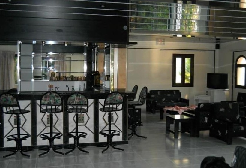 هتل Niriedes Dionyssos Village