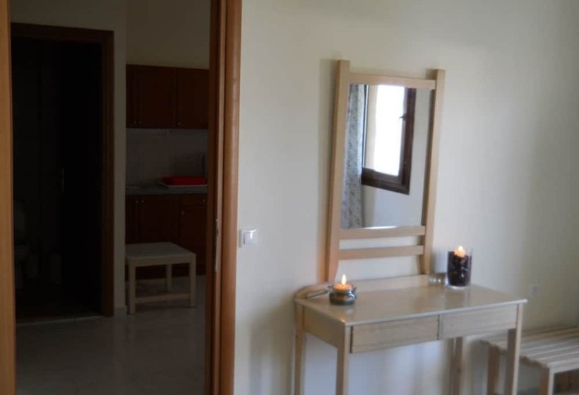 هتل Niriedes Dionyssos Village