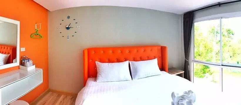 استراحتگاه The Box House