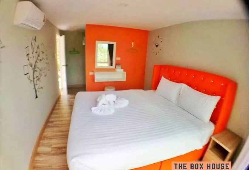 استراحتگاه The Box House