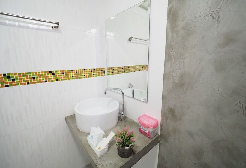 منتجع The Box House