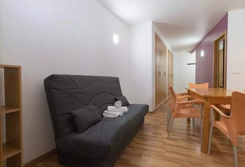 Apartamentos La Solana 3000