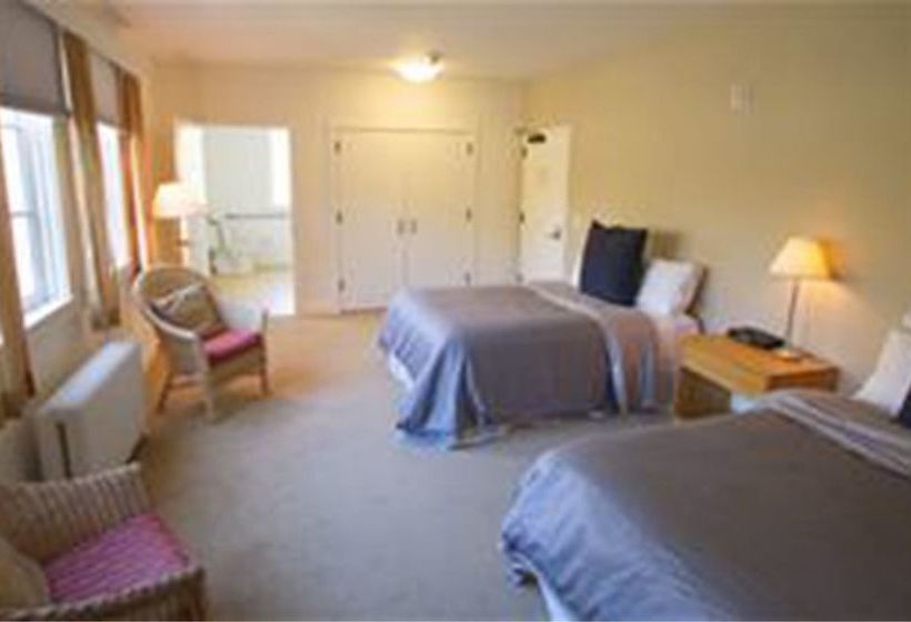 فندق Easton Hall