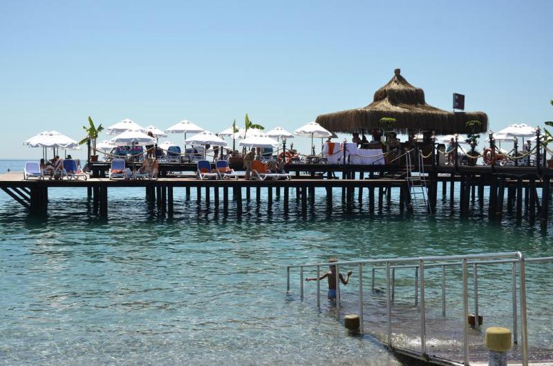 هتل Emelda Sun Club