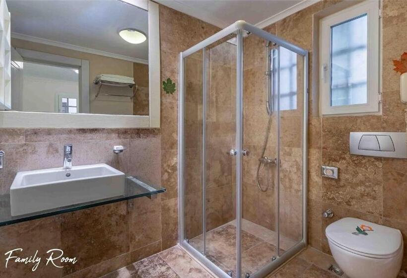 هتل Emelda Sun Club