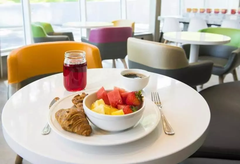 ホテル Ibis Styles New York Laguardia Airport