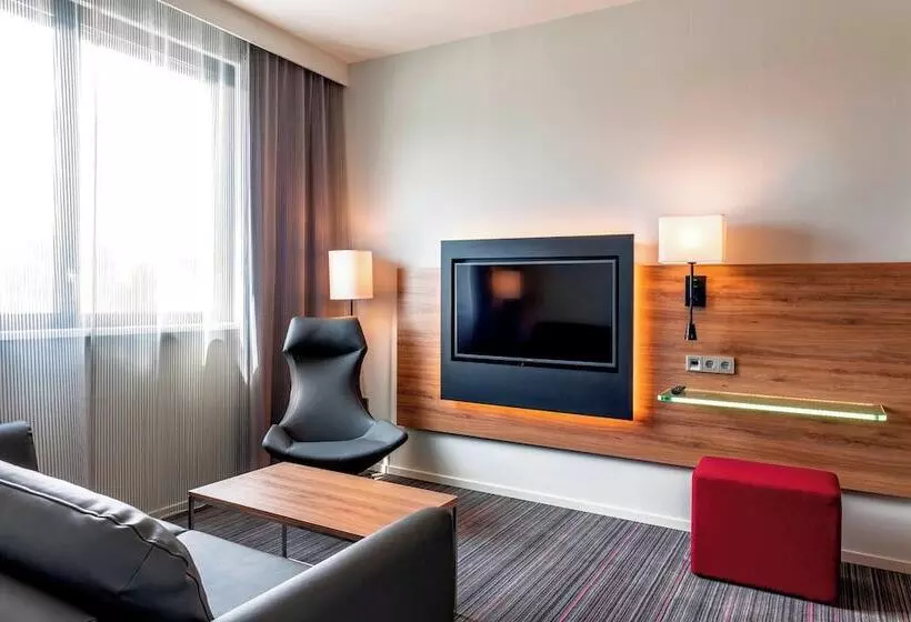 هتل Moxy Milan Linate Airport