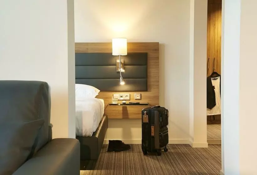 هتل Moxy Milan Linate Airport