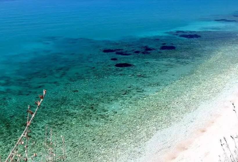 Hotelli White Rock Apartments