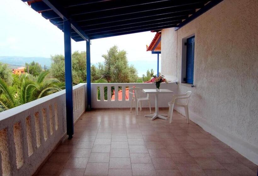 בית מלון כפרי White Rock Apartments