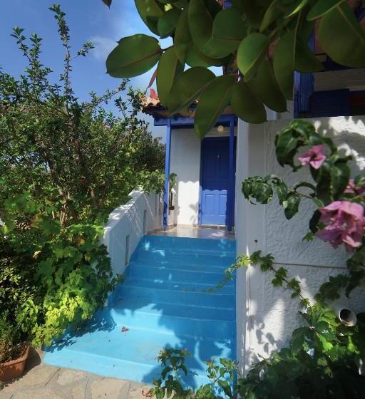 בית מלון כפרי White Rock Apartments