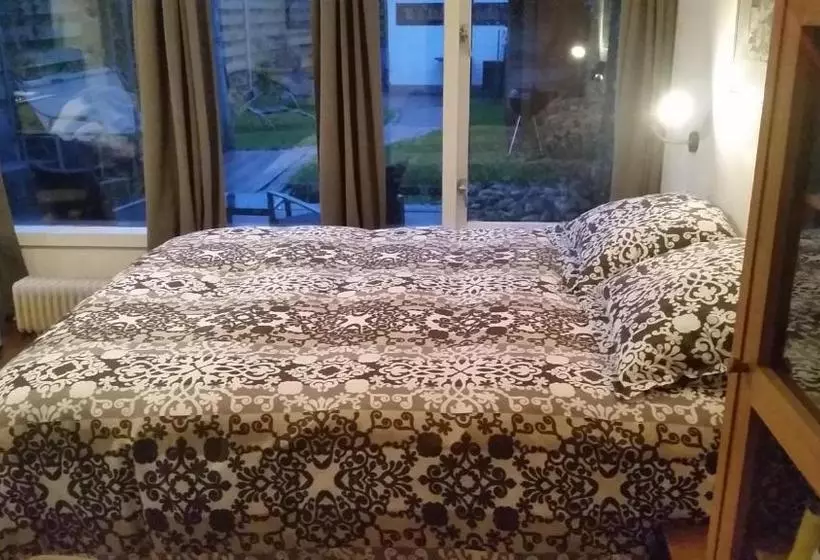 Bed & Breakfast 28 Appartement Met Privé Tuin