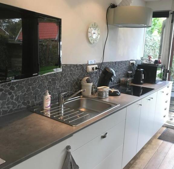 Bed & Breakfast 28 Appartement Met Privé Tuin