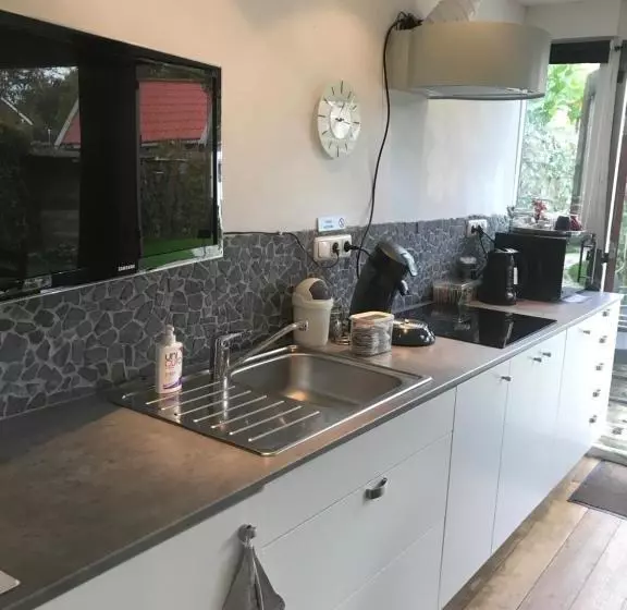 Bed & Breakfast 28 Appartement Met Privé Tuin