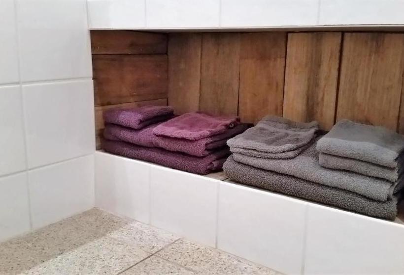 Bed & Breakfast 28 Appartement Met Privé Tuin