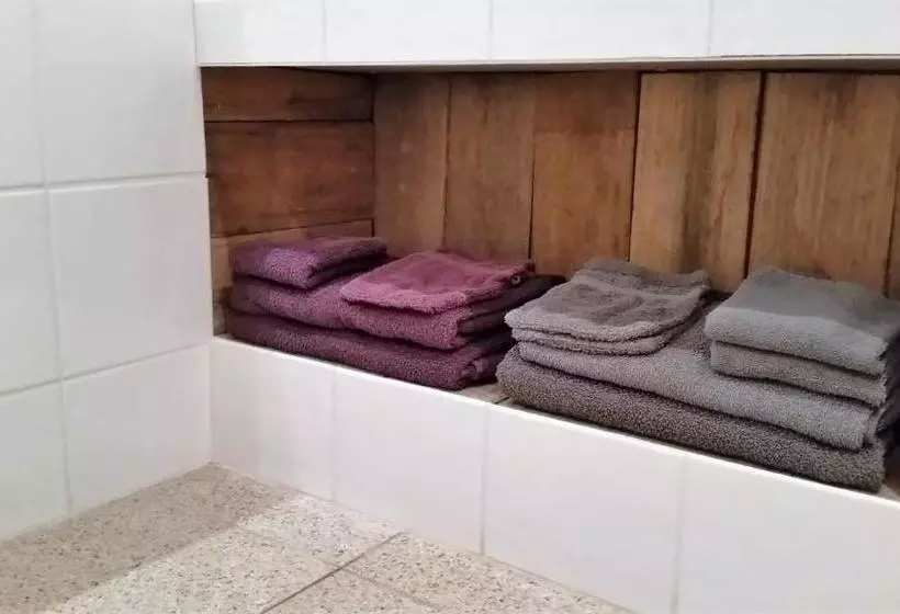 Bed & Breakfast 28 Appartement Met Privé Tuin