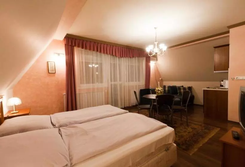 Aamiaismajoitus (B&B) Angyal Panzió