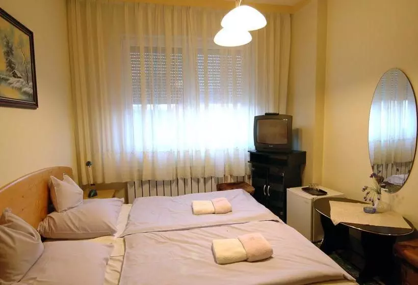 Aamiaismajoitus (B&B) Angyal Panzió