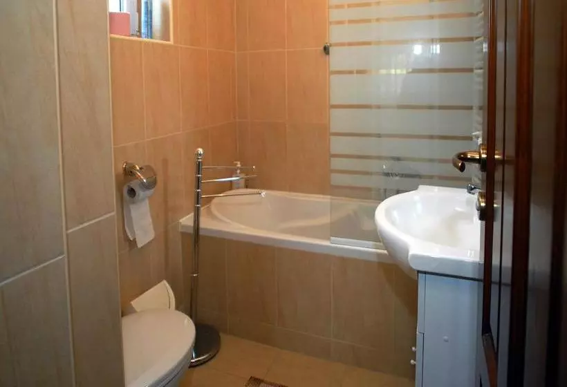 Aamiaismajoitus (B&B) Angyal Panzió