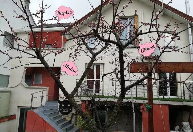 Aamiaismajoitus (B&B) Chalet De Paris