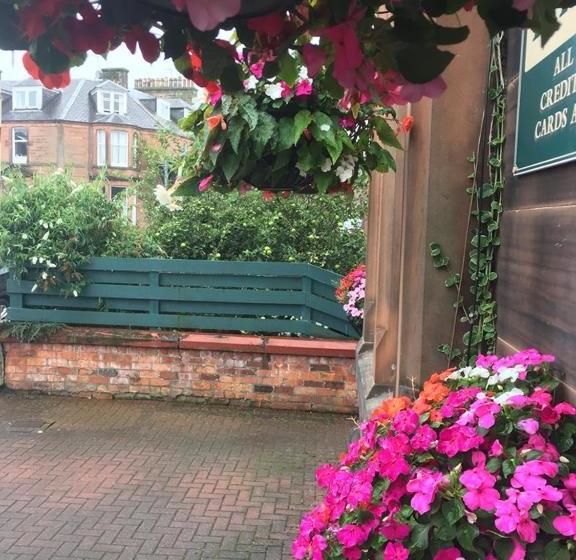 مبيت وإفطار Glencairn Villa