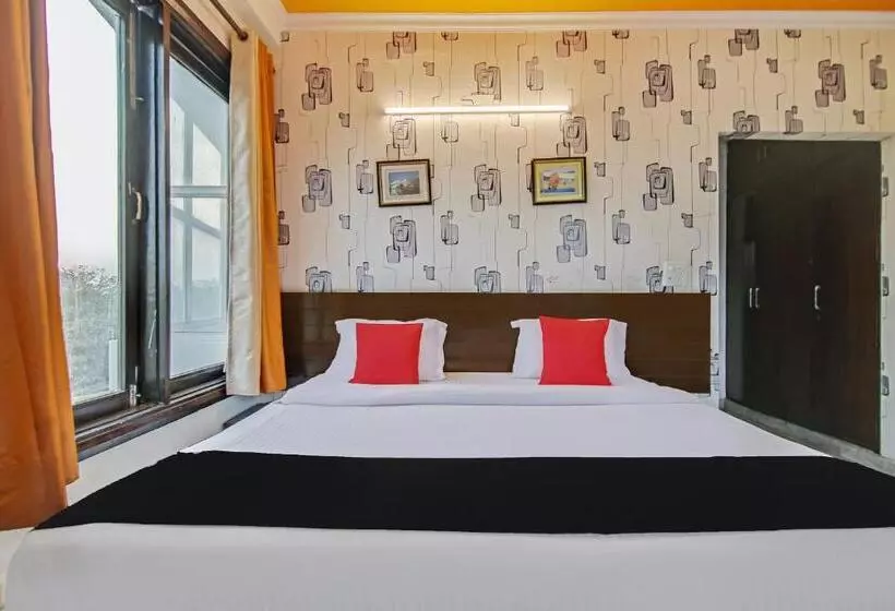 ホテル Super Capital O Tipsyy Near Aravali Biodiversity Park